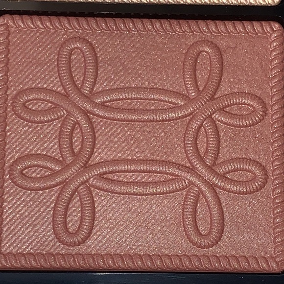 Nutcracker Sweet Copper Face Compact Extra Dimension Skinfinish MAC Highlighter - Picture 8 of 16